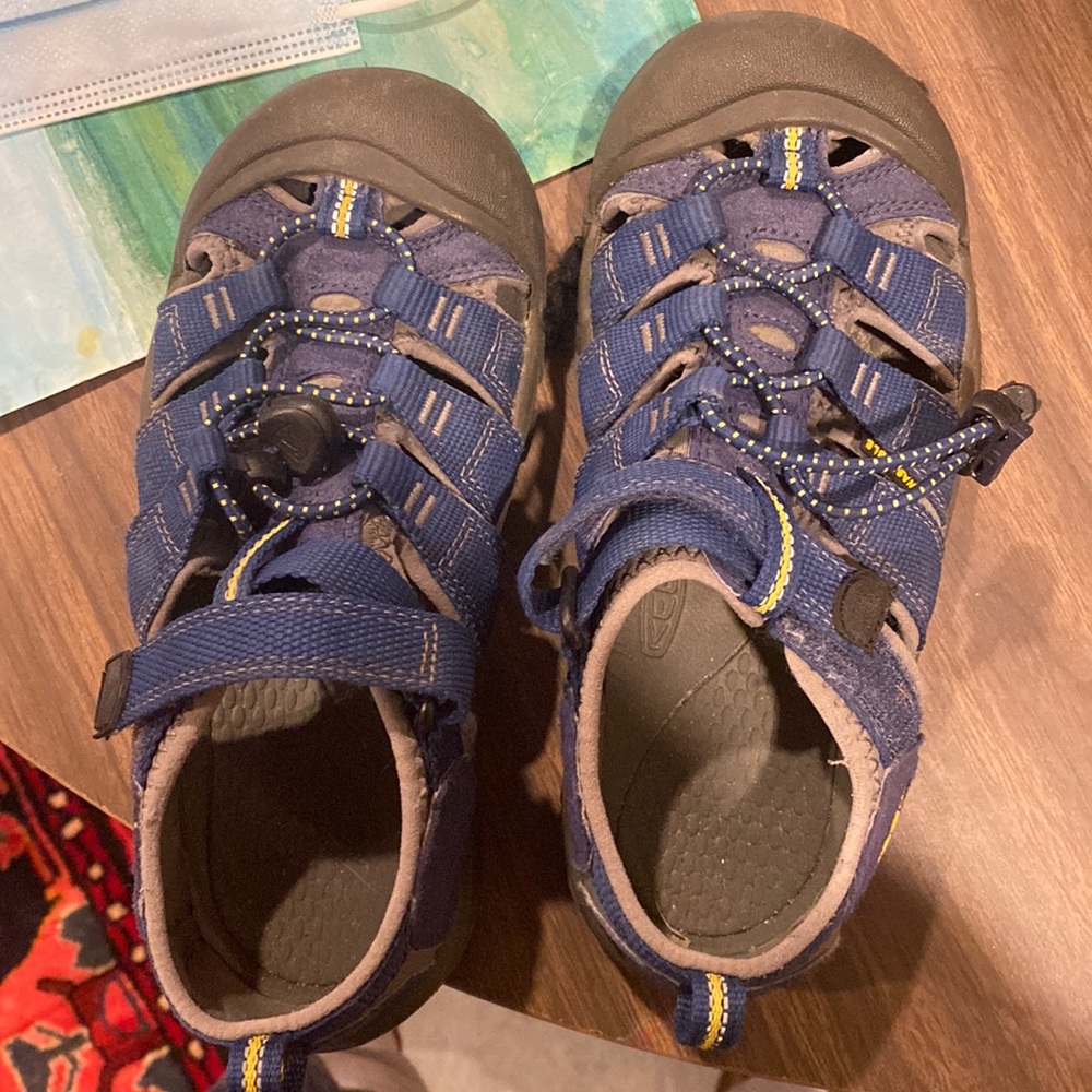 Keen washable water shoes/hiking